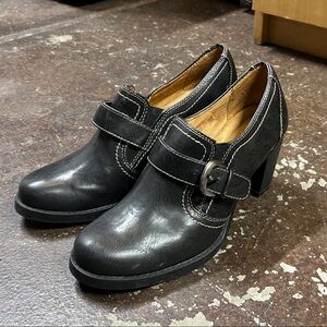 NaturalSoul by naturalizer Black Leather Shoes Womens Size 7.5